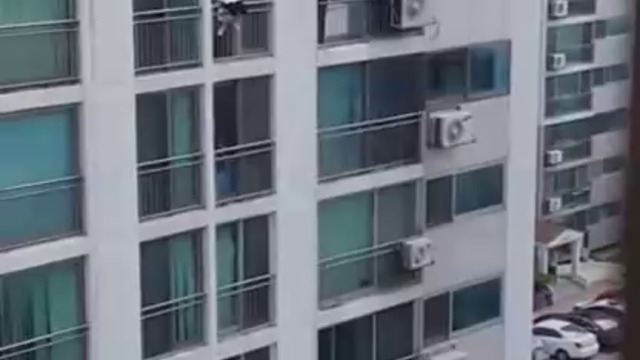 КАК СПАСИХА МОМИЧЕ ОТ САМОУБИЙСТВО