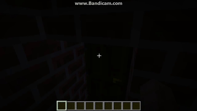 Koi e v moq dom dali ne e Prizraka na Jerry Frier AAAAAAAAAAHHHHHH Maxaise Frier Izdava mnogo gadni vzu4i !!!!!!!!