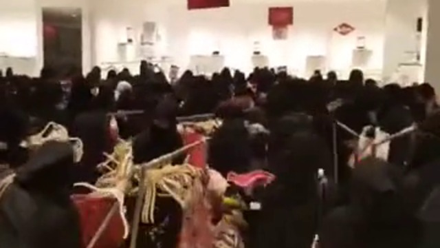 РАЗПРОДАЖБА НА МАРКОВИ ДРЕХИ В САУДИТСКА АРАБИЯ