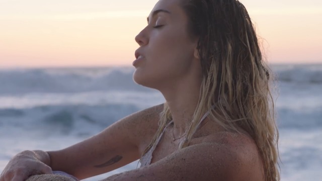 Miley Cyrus - Malibu (Official Video) 2017.MKV
