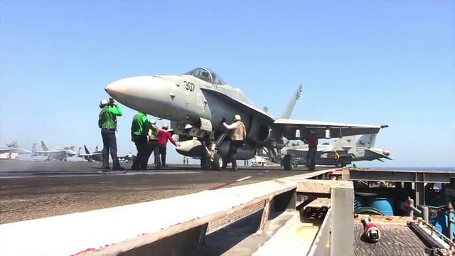 USS  Aircraft-Carrier - GEORGE H.W. BUSH (CVN 77) Flight Deck Operations (1)
