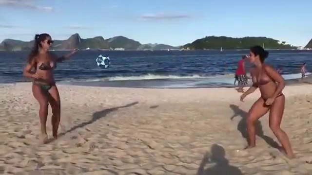 ПРИЯТНА ГЛЕДКА НА ПЛАЖА В РИО