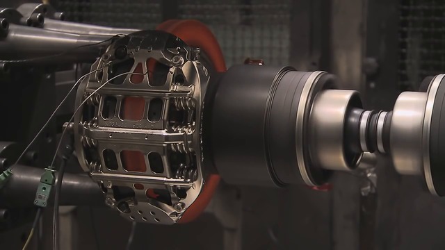 ТЕСТВАНЕ НА СПИРАЧНИ ДИСКОВЕ Brembo ПРИ СКОРОСТ 300 км