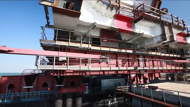 Железнодорожная арка Керченского моста уже доставлена к фарватеру