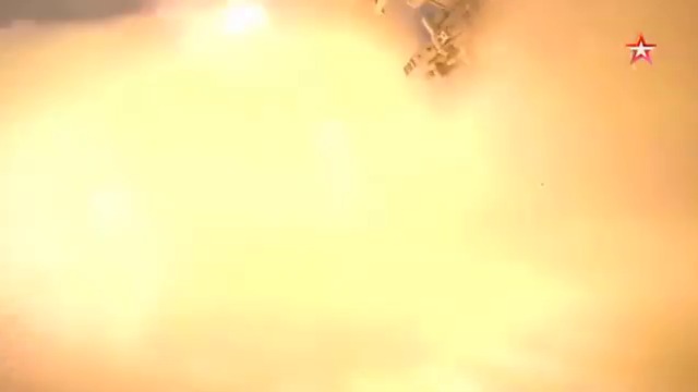 Кадры пуска крылатых ракет «Калибр»  по боевикам в Сирии ( Фрегат "Адмирал Эссен") (05.09.2017)