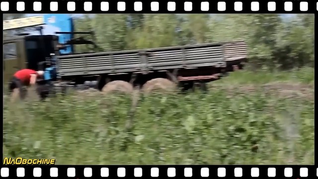 Т 130 Трактор в грязи и воде! Трактор единственное всегда актуальное транспортное средство!