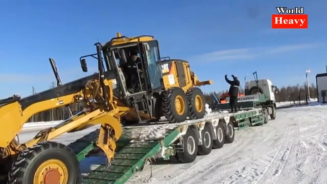 Extreme Heavy Equipment Loading Fail  Win Compilation 2017