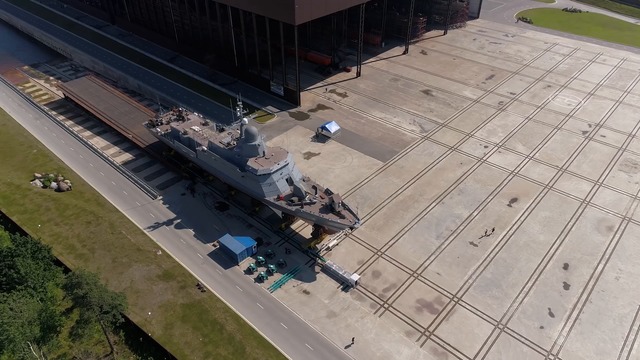 Состоялась церемония спуска на воду малого ракетного корабля проекта 22800 «Ураган»