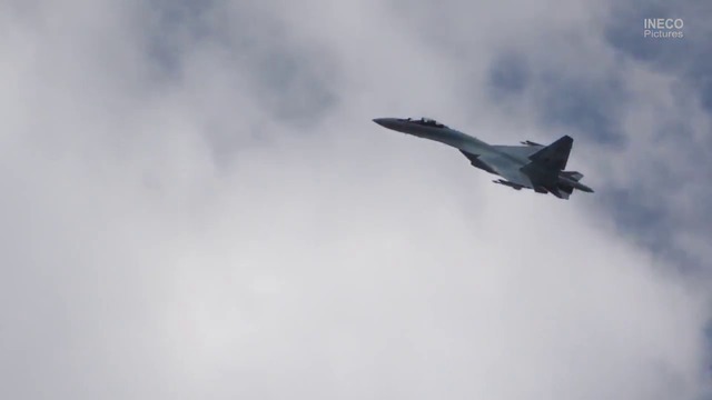 Демонстрация на изтребител Су-35 - Уникално видео ! Авиосалон МАКС -2017 - Videoclip.bg