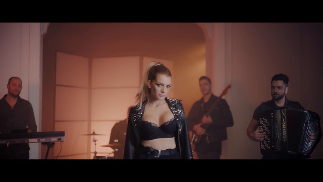 Jelena Kostov - Ona ne zna za mene (Official Video 2017)
