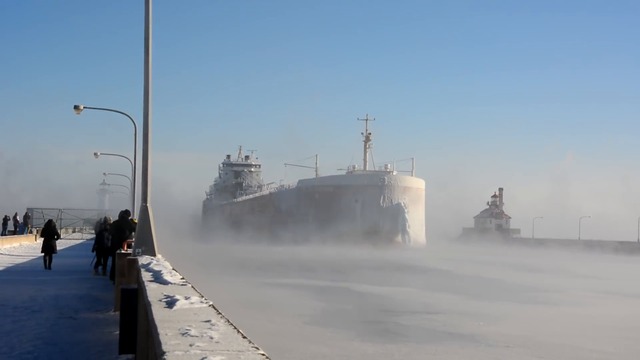 CSL ASSINIBOINE Frozen New Year