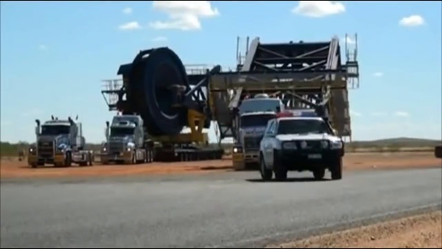 The Biggest Carriers And Trucks In The World Huge Oversize Load Transportation Road Train Platform