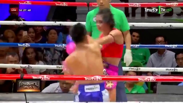 НА РИНГА -МОМЧЕ СРЕЩУ МОМИЧЕ