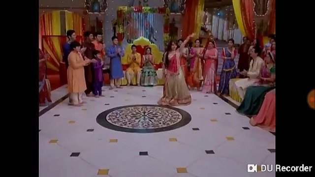 Гопи и Сандия танцуват nagada sang dhol светлината на моя живот