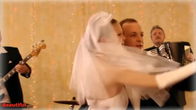 Галина Комисарова и Андрей Гуляев  -  Ты только жди!