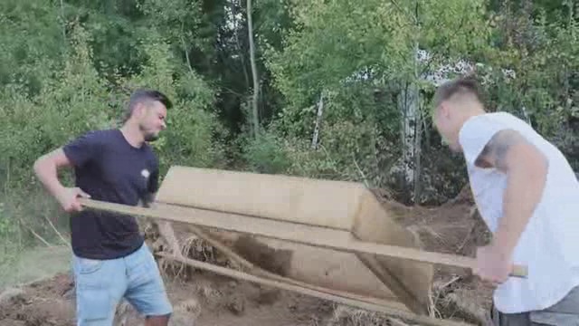 Горан и фермерите E13