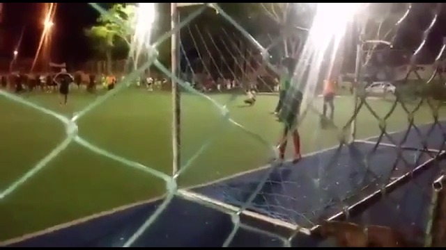 КУЧЕТО СПАСИ ВРАТАРЯ